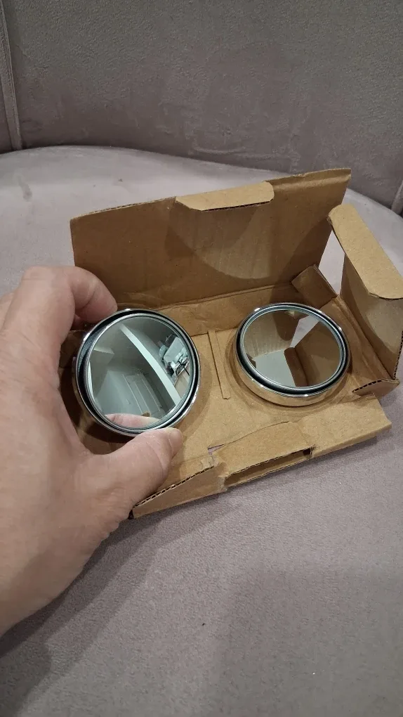 Blind Spot Mirrors, Two Adjustable 360-Degree Rearview Mirrors image indicator(6)