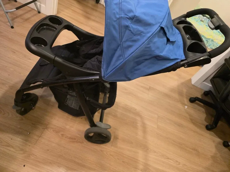 Stroller and car seat. Graco SnugRide SnugLock 30LX Infant image indicator(7)