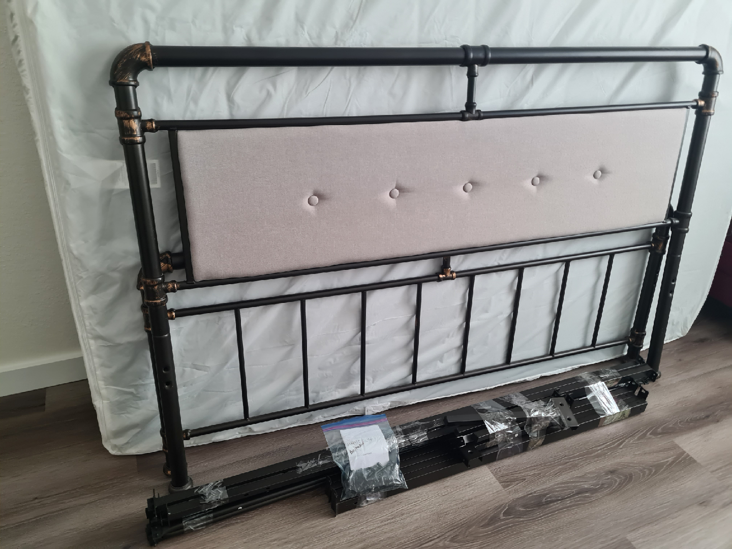 Industrial Style Queen Size Metal Bed Frame - photo 4