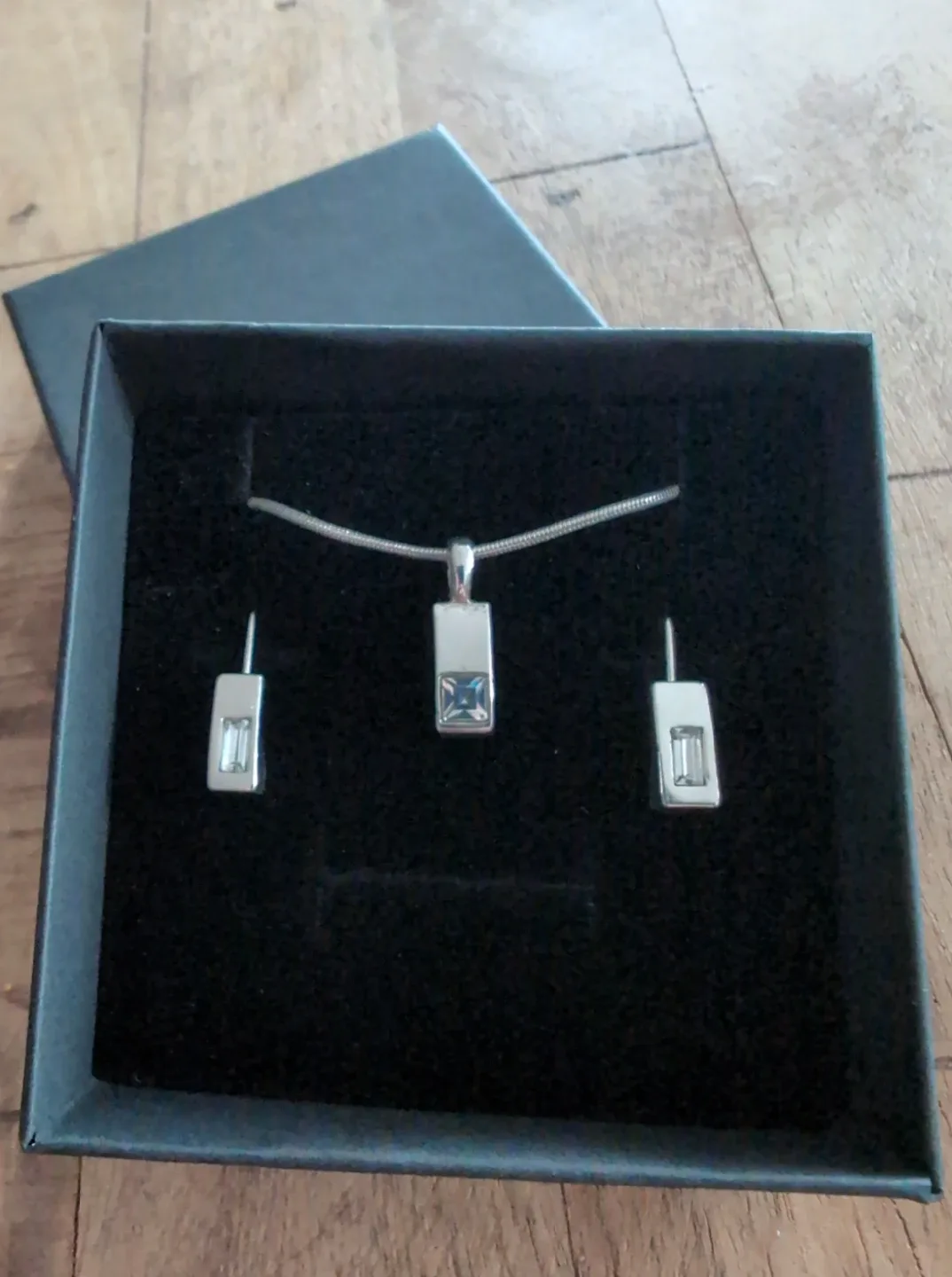 Sterling Silver Necklace & Earring Set thumbnail