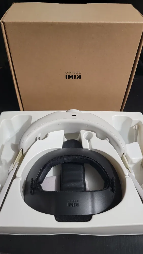 KIWI design VR Head Strap with battery - New in Box thumbnail