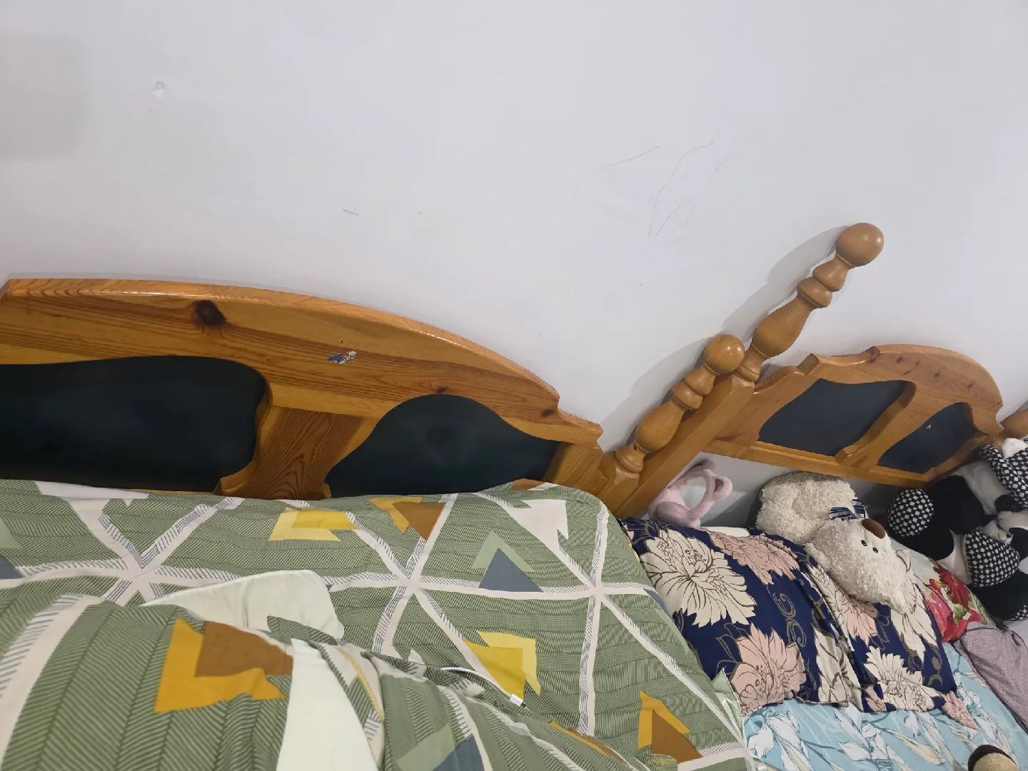 Queen Bed Frame image indicator(4)