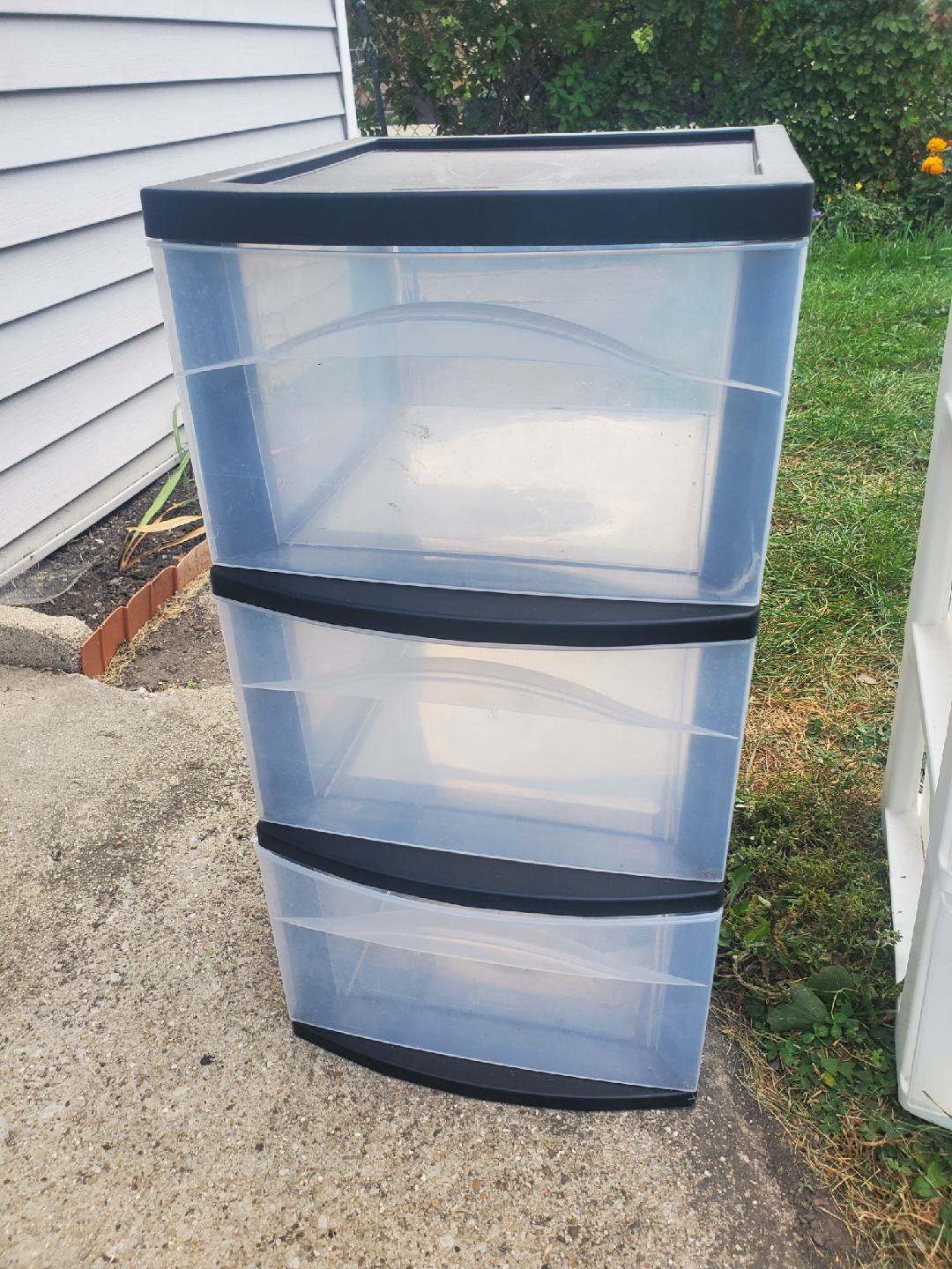 PLASTIC STORAGE UNITS - photo 3