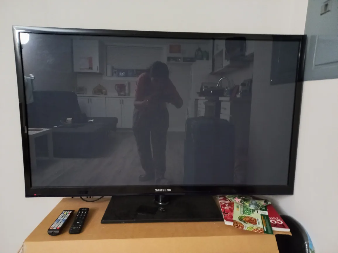 Samsung 50' plasma tv thumbnail