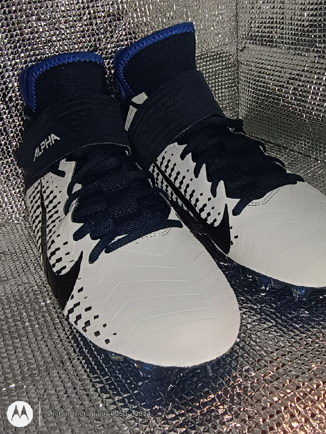 Nike Alpha Menace Pro 3 Football Cleats - US 7.5 - photo 2