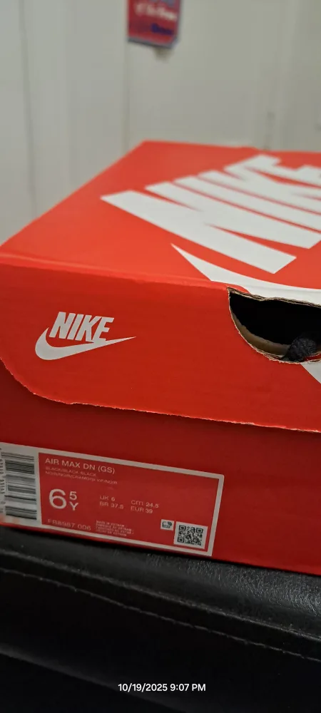 Nike Air Max DN (GS) Youth Size 6.5Y image indicator(5)