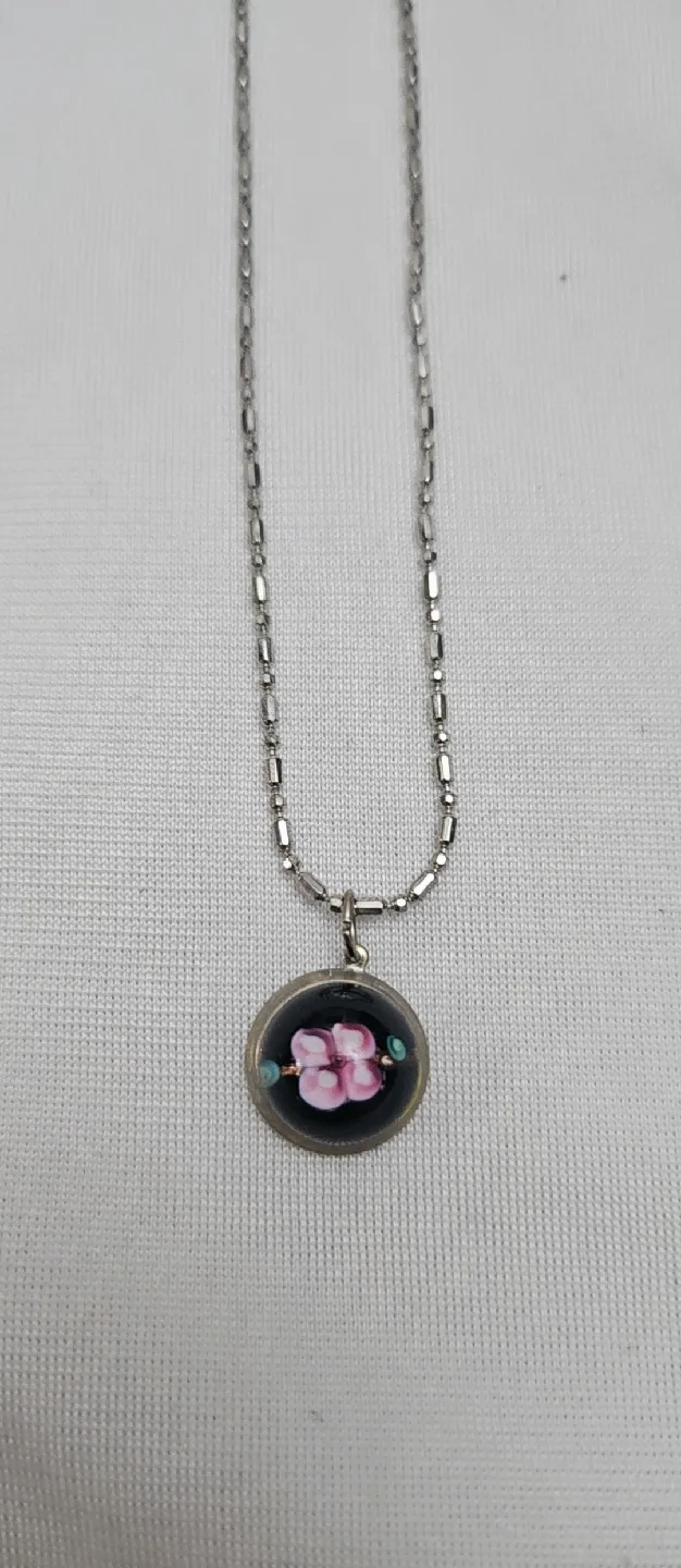 Flower Pendant Necklace image indicator(2)