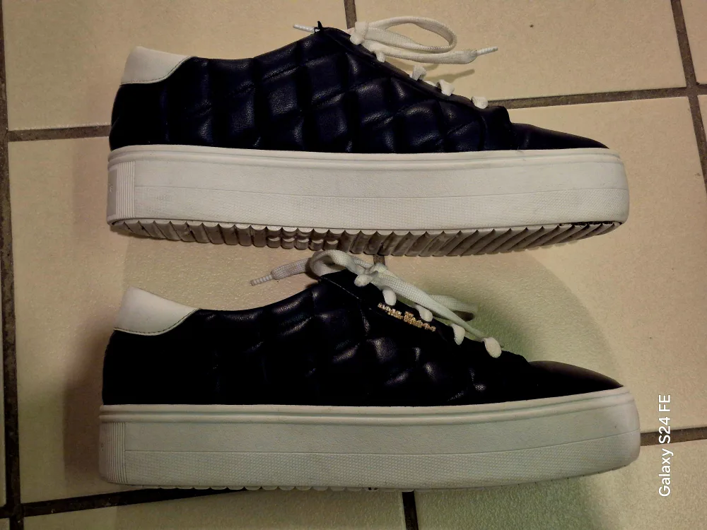 Kate Spade  Black  quilted  sneakers image indicator(5)