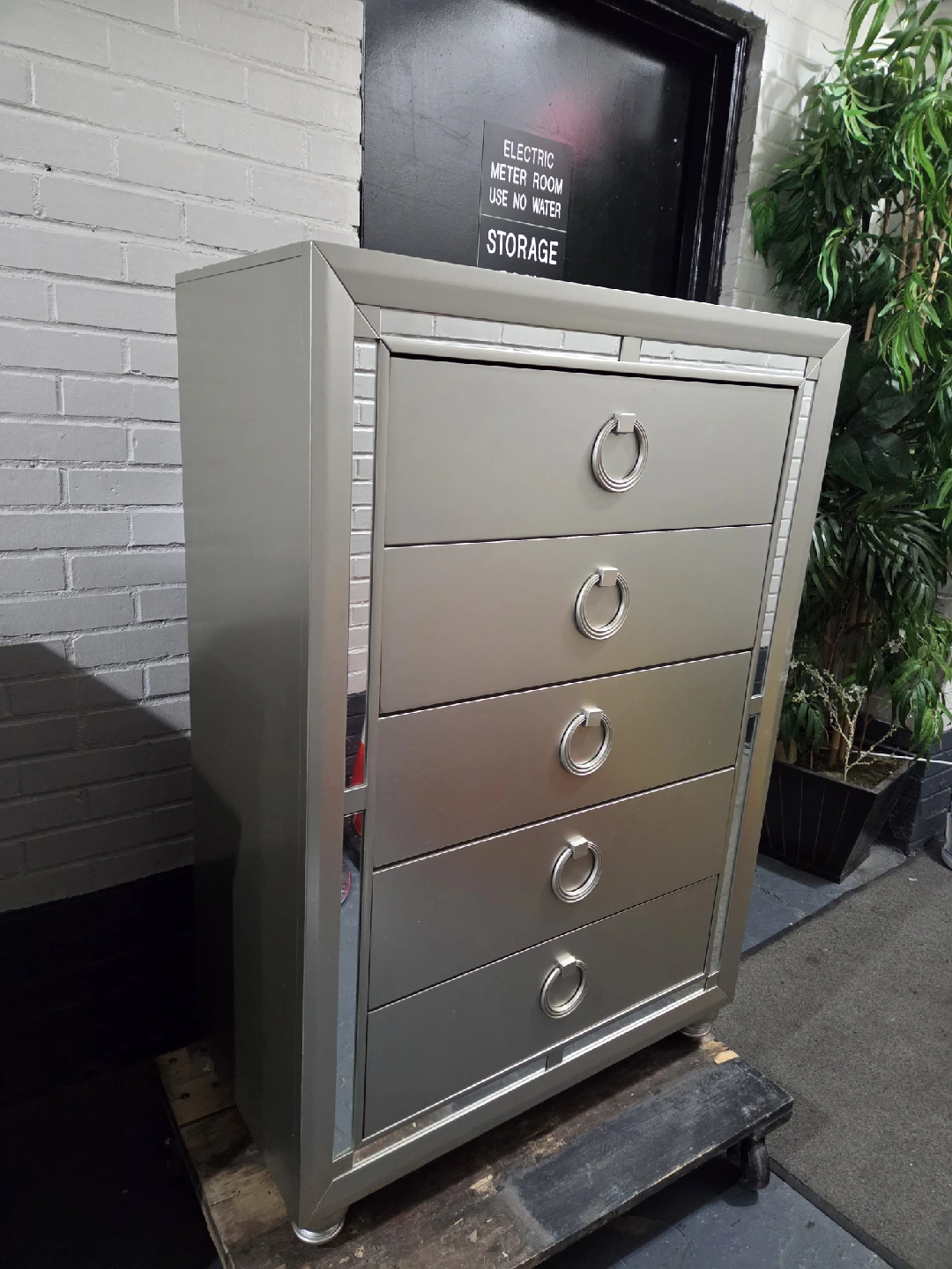 Silver Mirrored 5-Drawer Chest