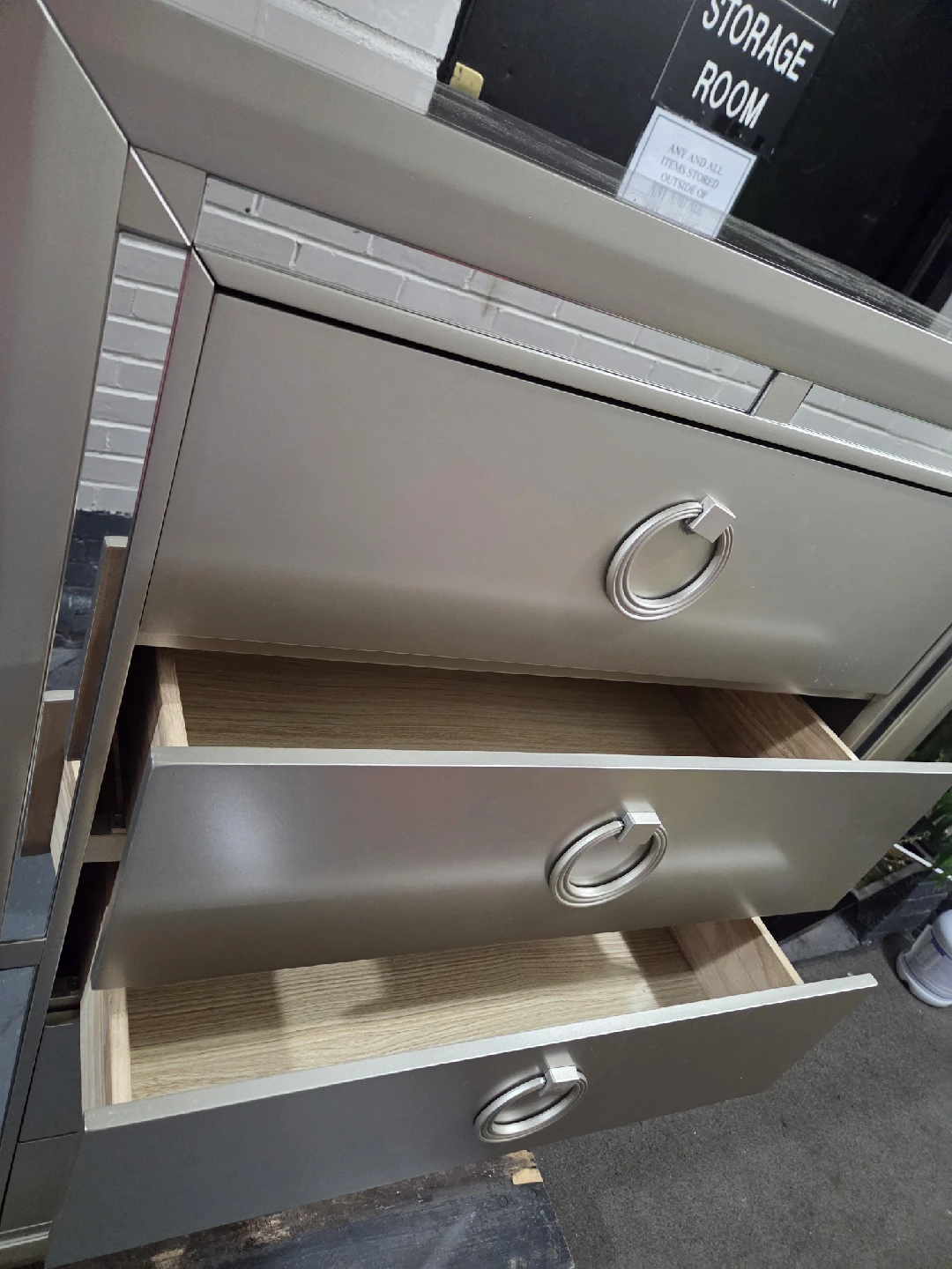 Silver Mirrored 5-Drawer Chest - photo 2