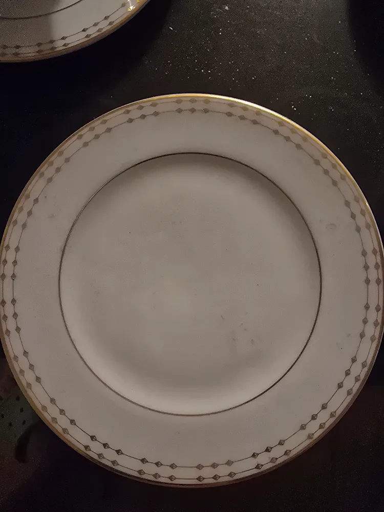 Royal Doulton Classic Rialto Gold Fine Porcelain image indicator(6)