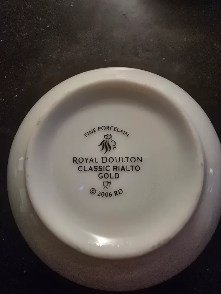 Royal Doulton Classic Rialto Gold Fine Porcelain image indicator(8)