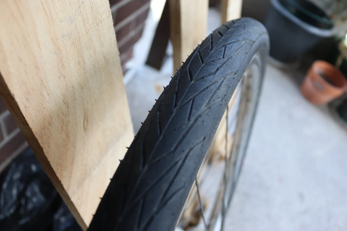 26" aluminum bike wheel and tire - photo 5