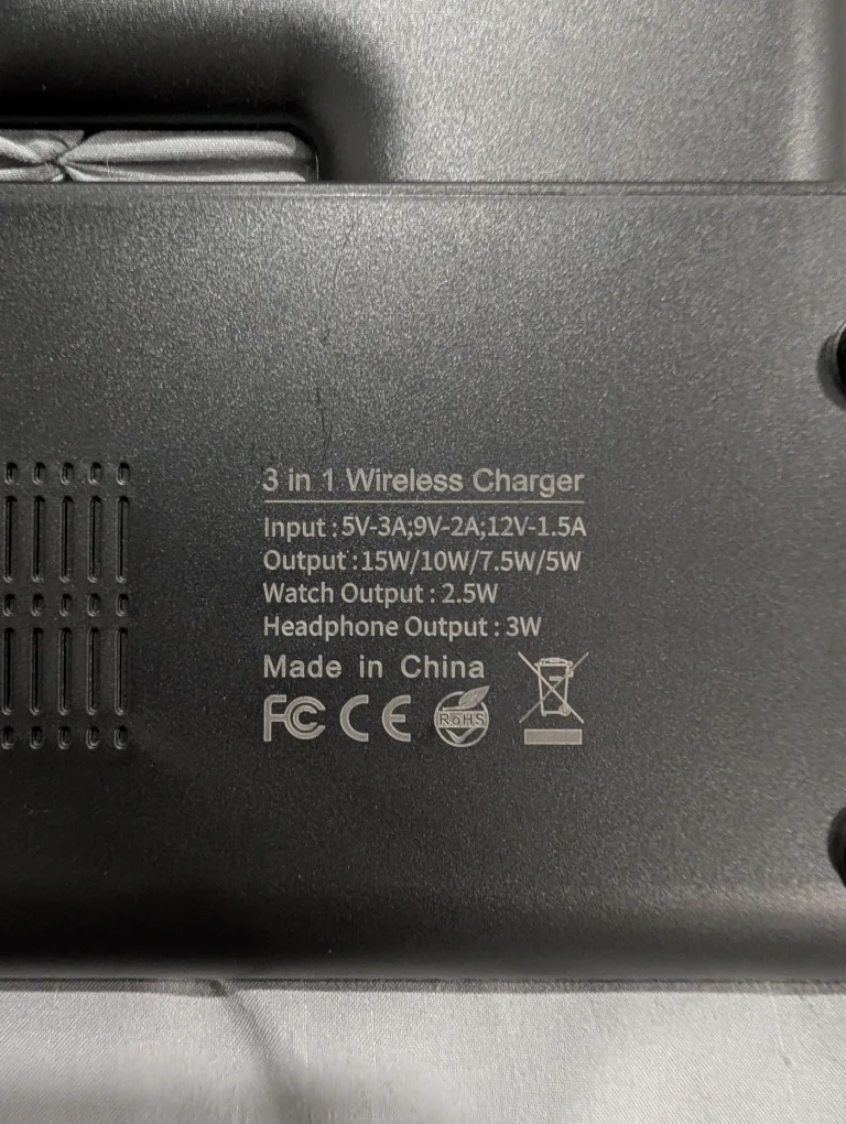 3 in 1 Wireless Charger image indicator(2)