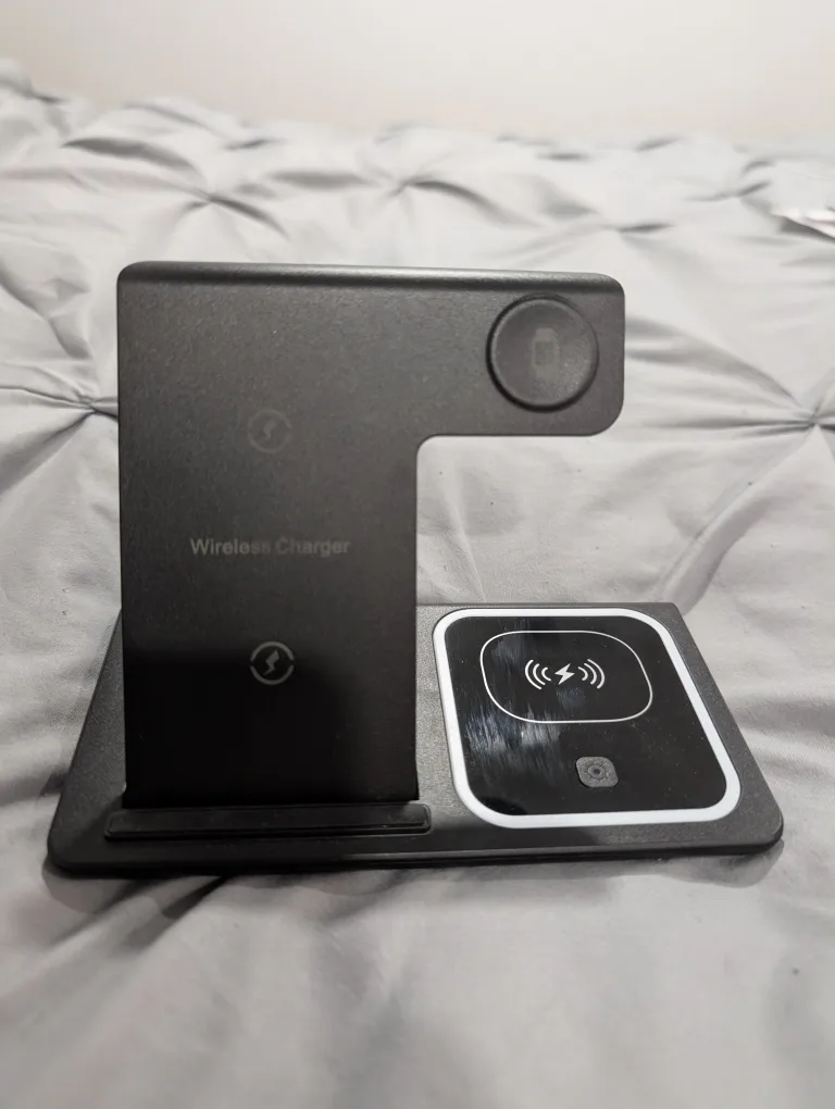 3 in 1 Wireless Charger image indicator(3)