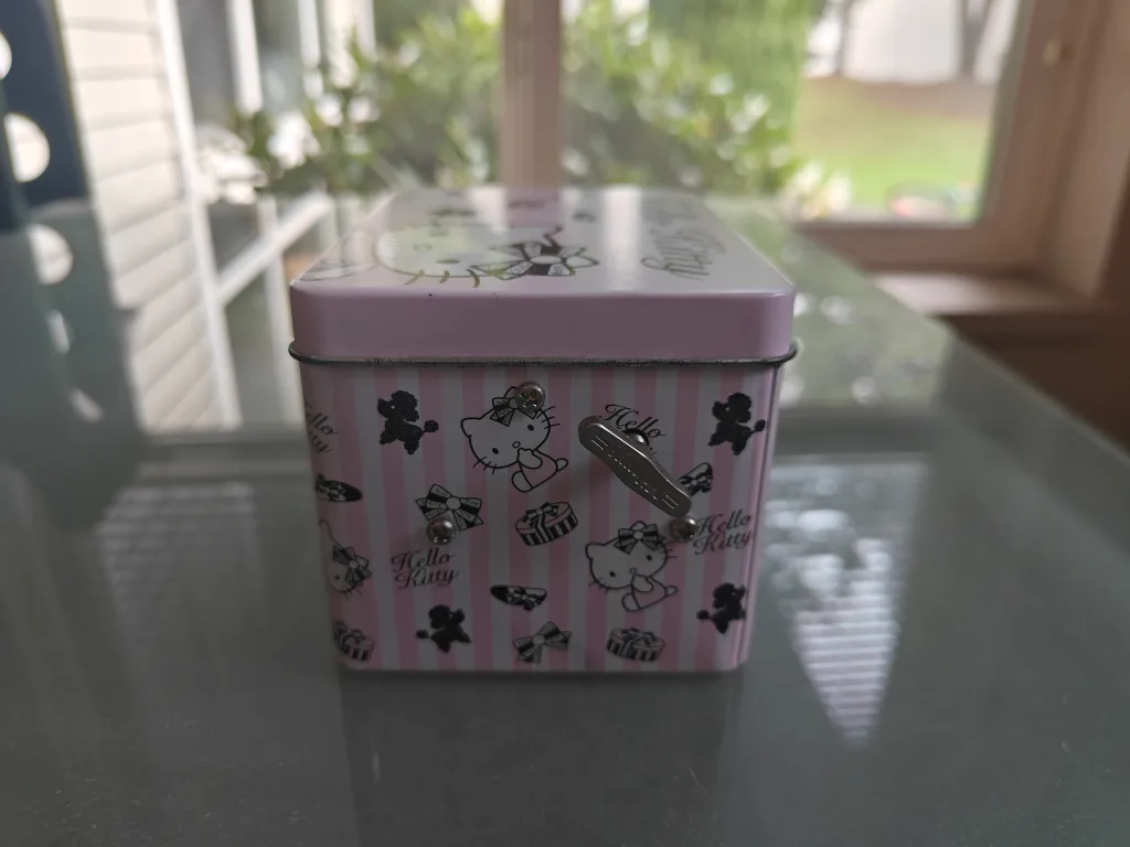 Hello Kitty Mini Music Box 💖🧡 image indicator(4)