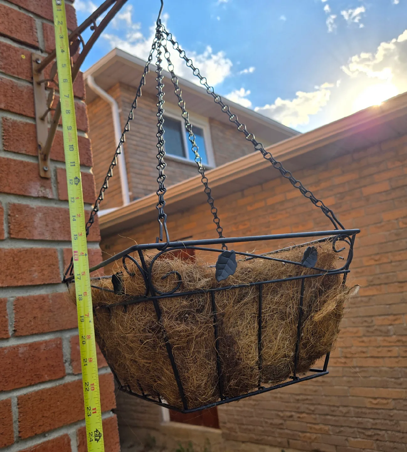 Metal Hanging Planter Basket w/ Coco Liner image indicator(5)