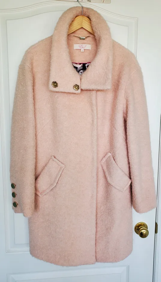 Warm Boucle Ladies Coat image indicator(3)