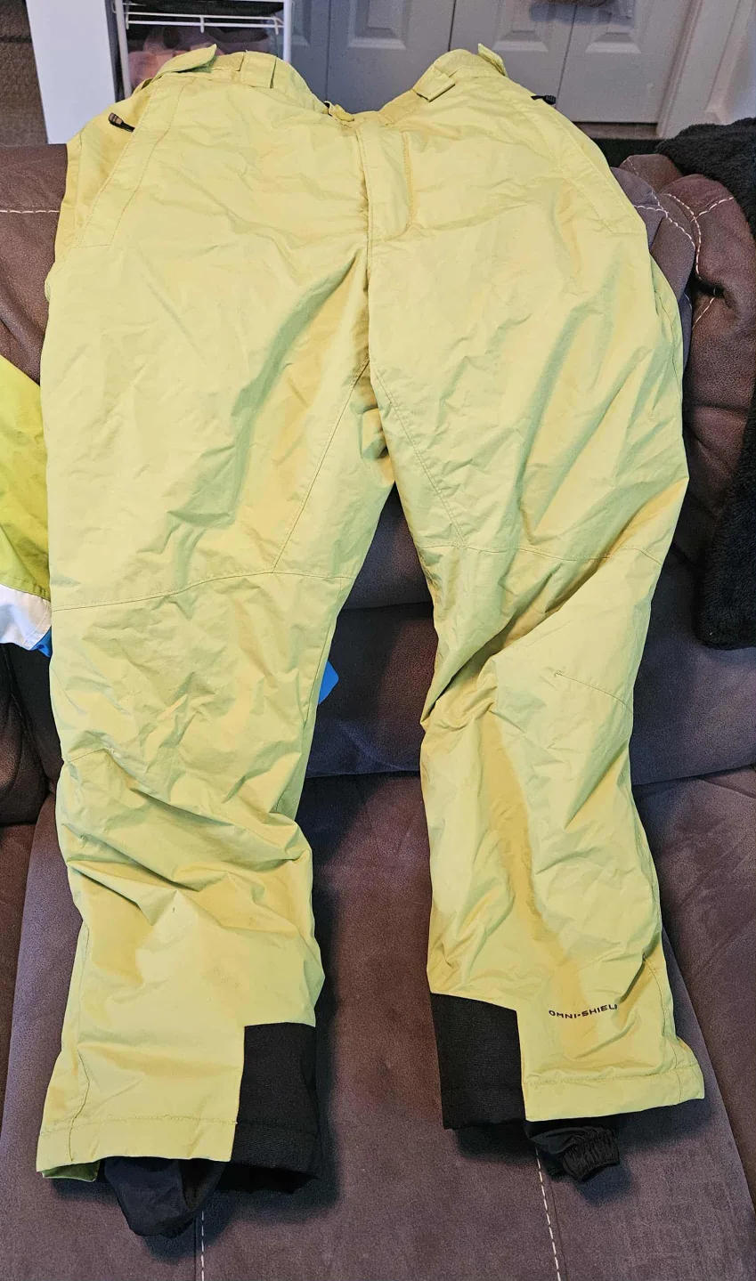 winter coat and snow pants image indicator(3)