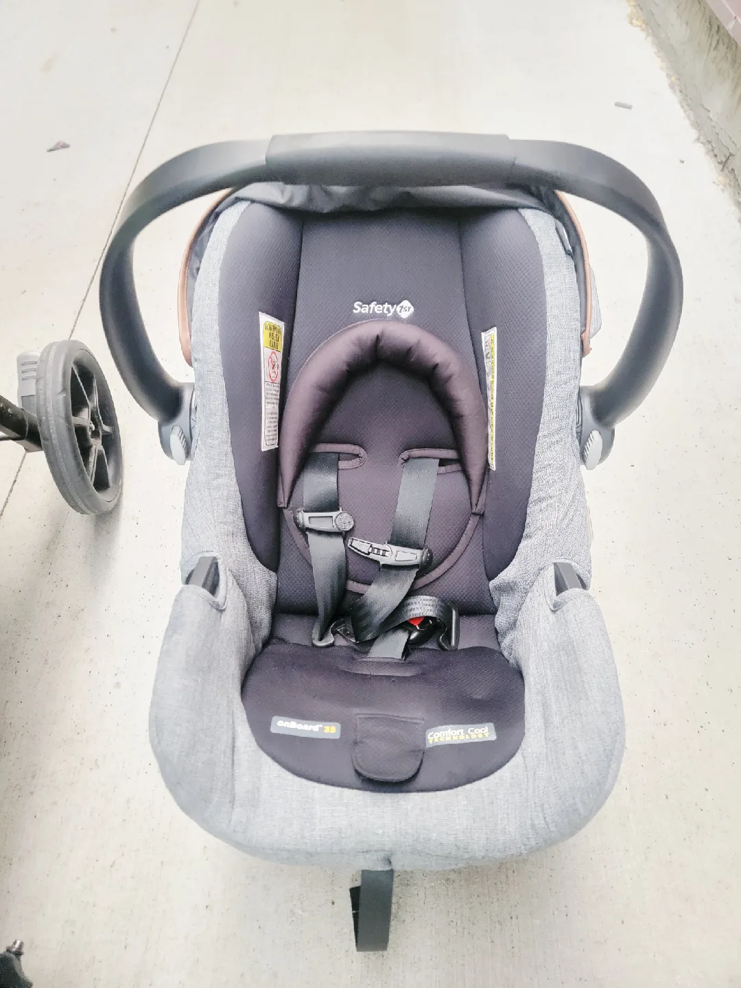 Safety 1st OnBoard 35 Infant Car Seat & Stroller Combo image indicator(2)