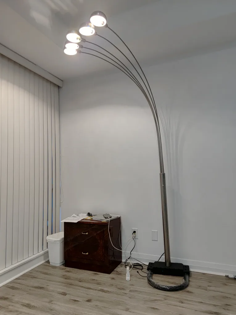 Arc Floor Lamp image indicator(4)