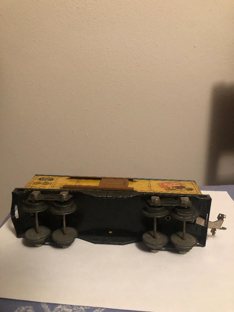 Lionel Lines 1679 Baby Ruth Boxcar & 657 Caboose image indicator(3)