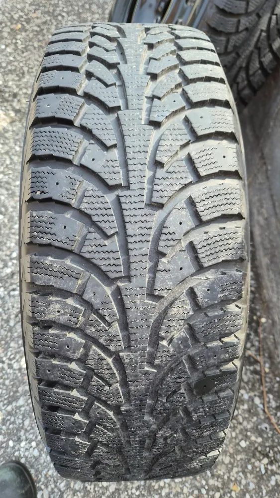 TWO Hankook Winter i*Pike RSV 225/60R17 Tires image indicator(8)