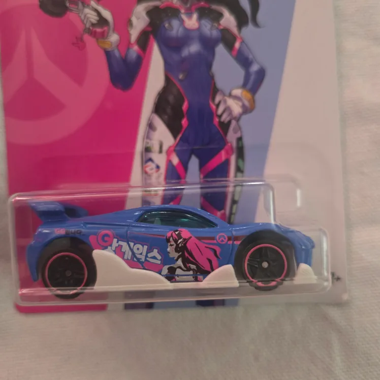 Hot Wheels Overwatch D.VA Car 4/5 image indicator(2)