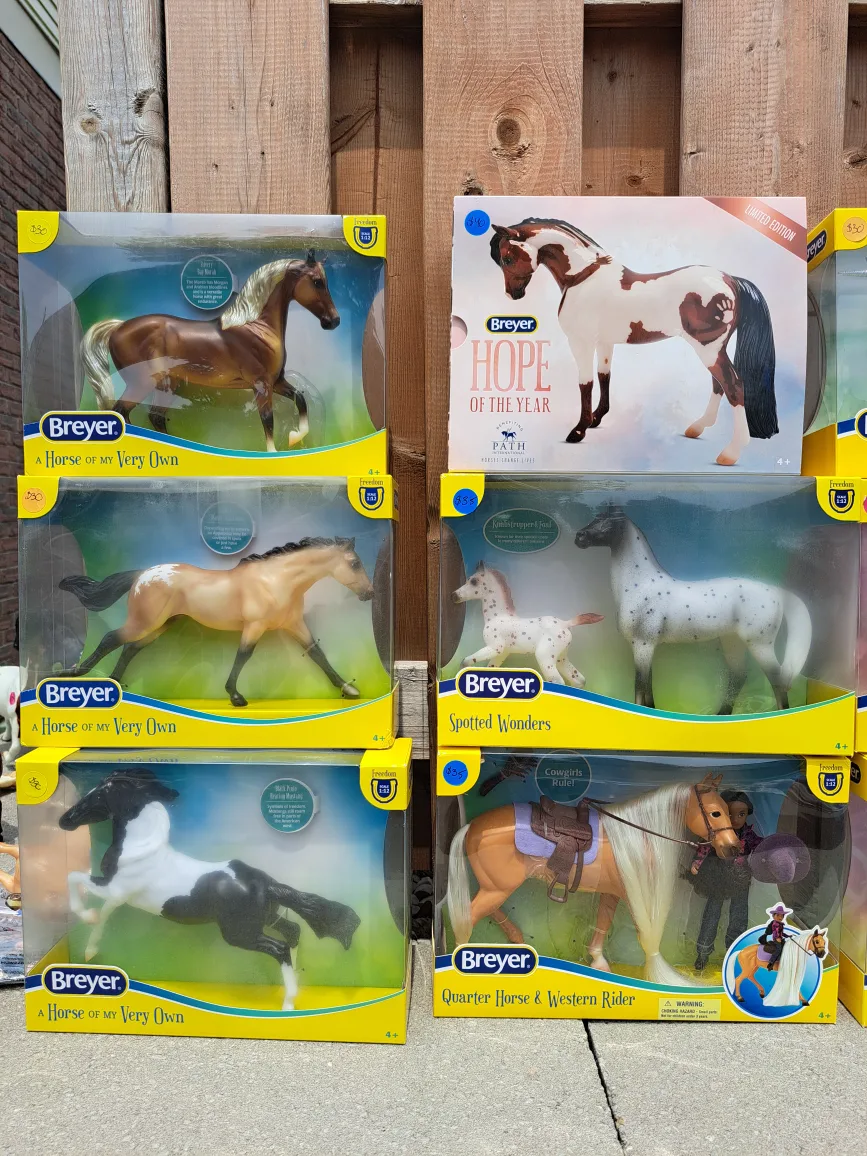 Breyer Model Horses - Various Models image indicator(2)