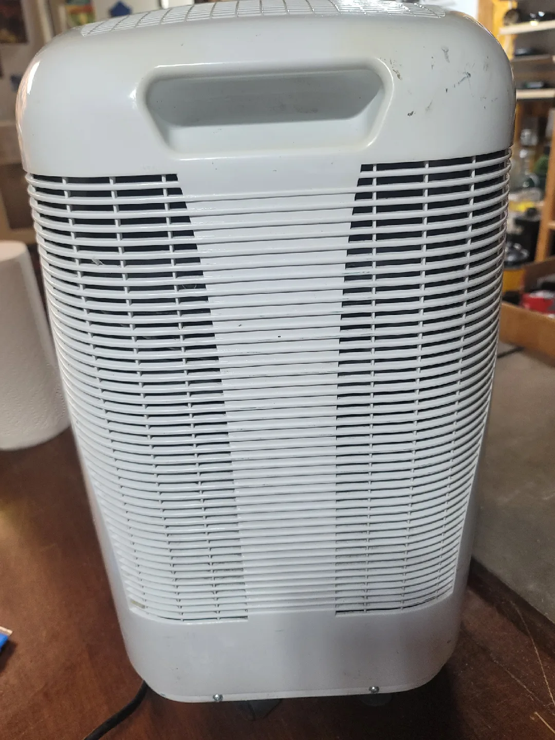 Wood's Dehumidifier 8.5 litre, auto shut off image indicator(2)