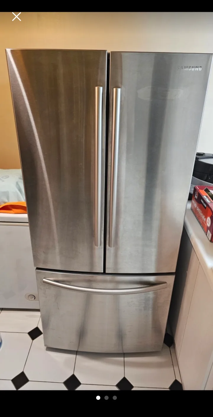 Samsung RF220NCTASR Fridge thumbnail