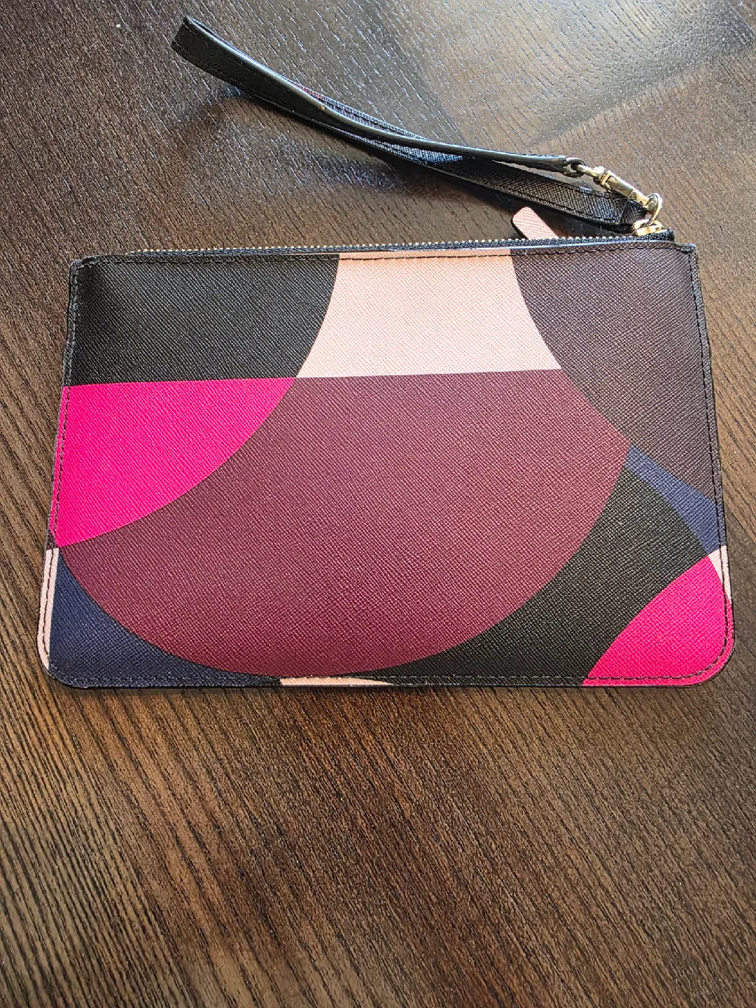 Kate Spade Wristlet image indicator(3)