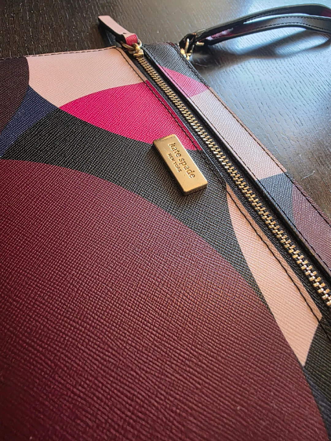 Kate Spade Wristlet image indicator(4)