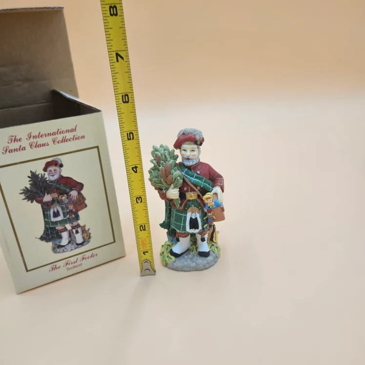 The International Santa Claus Collection Scotland First Footer image indicator(6)
