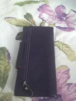 Leather Wallet for her with lots of pockets image indicator(2)