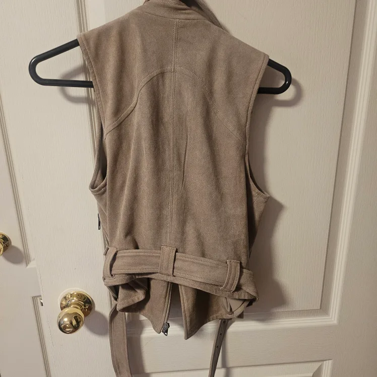 Guess XS Beige Faux Suede Vest image indicator(2)