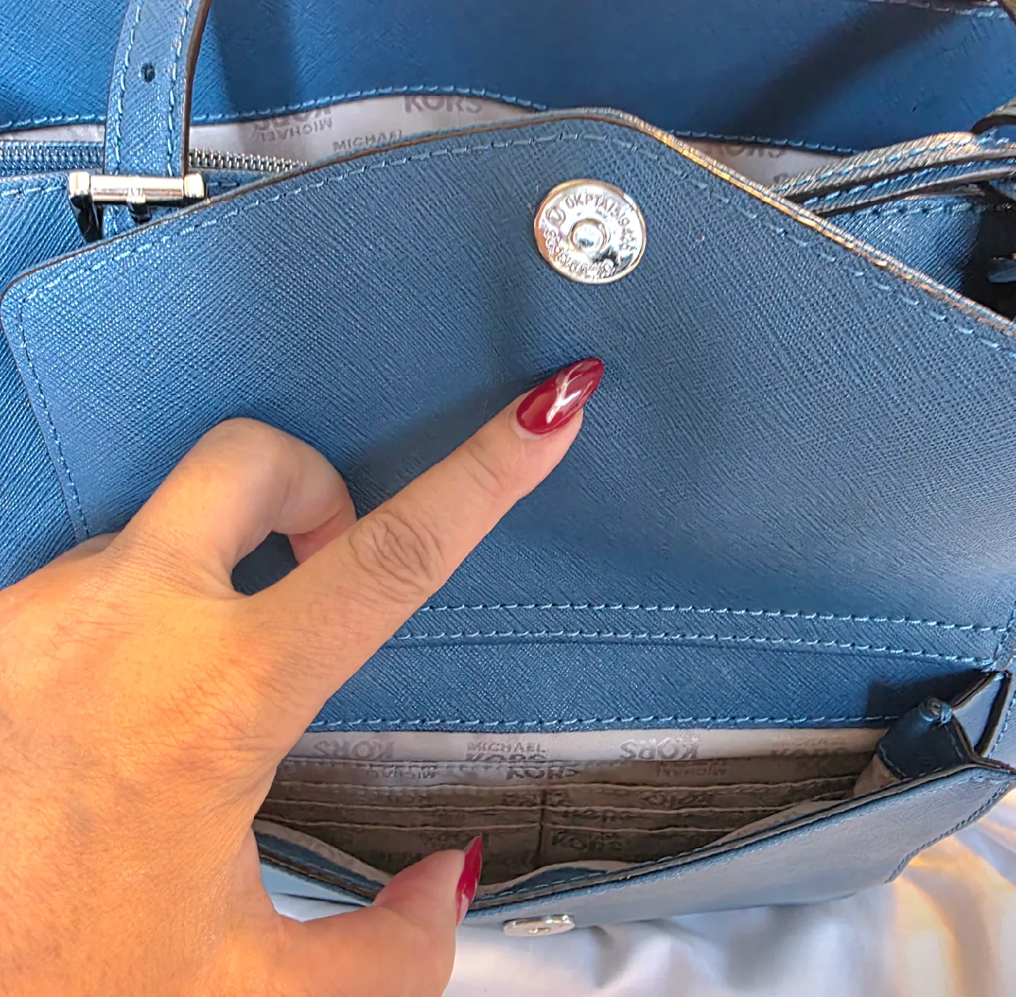 Michael Kors Blue Tote Bag image indicator(2)