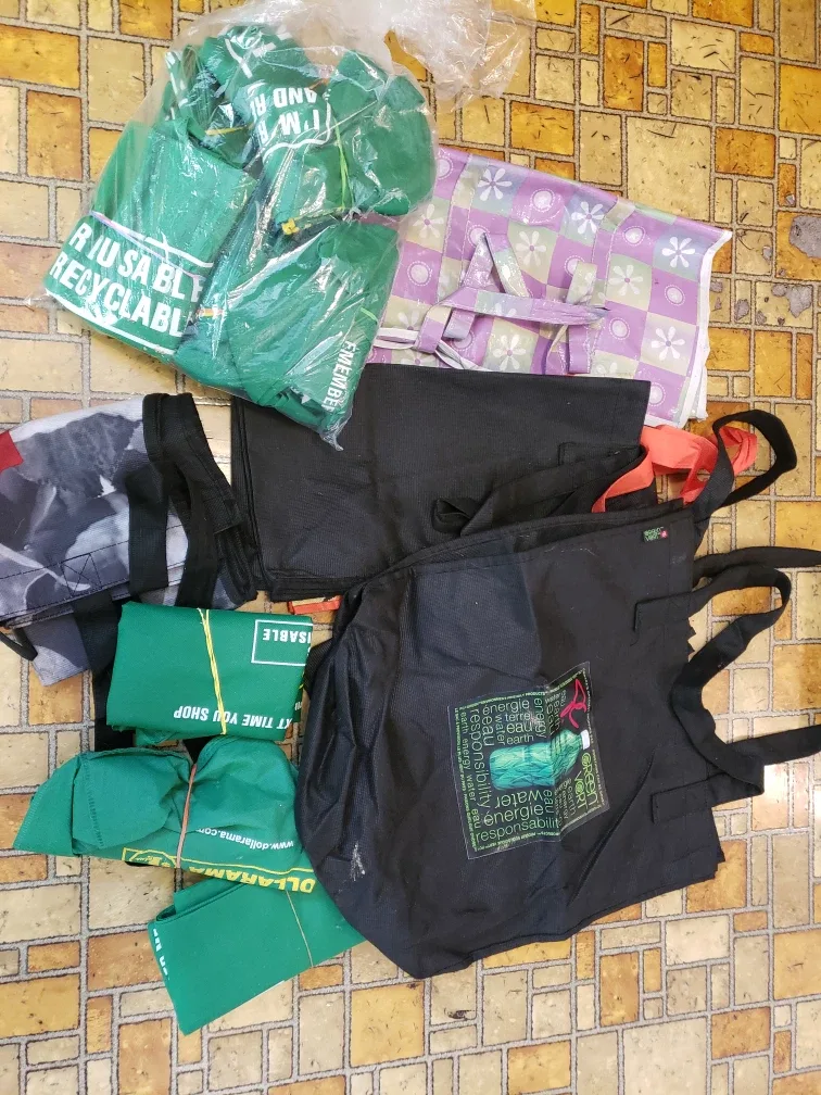 Assorted Reusable Shopping Bags image indicator(2)