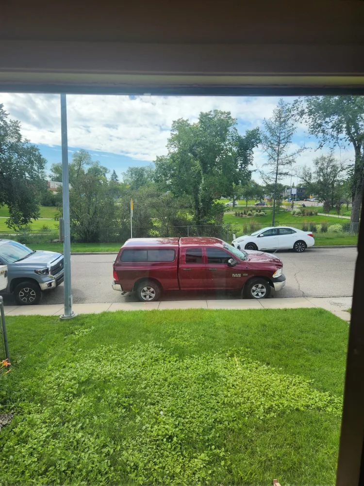 1 room for rent in tuxedo park image indicator(2)