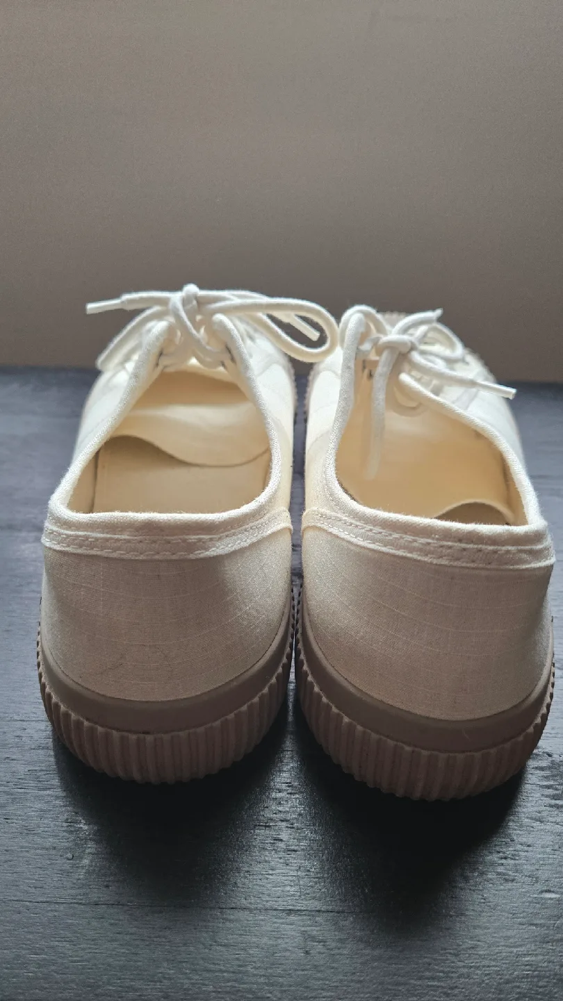 H&M Cream Canvas Sneakers - Size 44 image indicator(5)