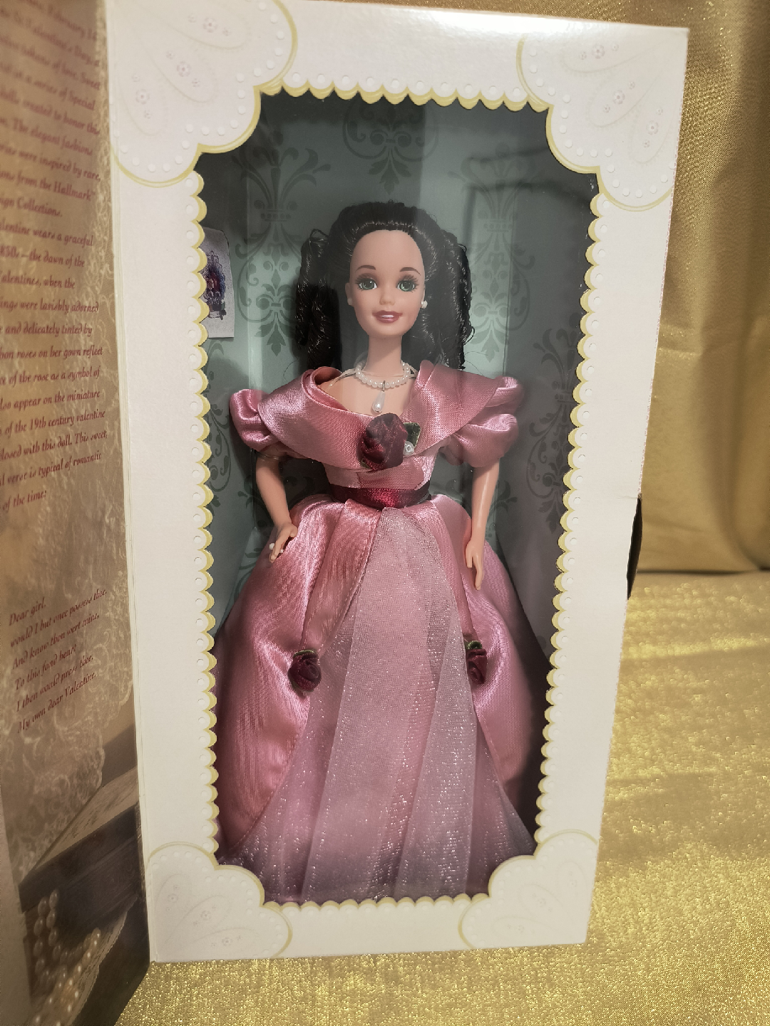 Sweet Valentine Barbie - Special Edition Hallmark - photo 4