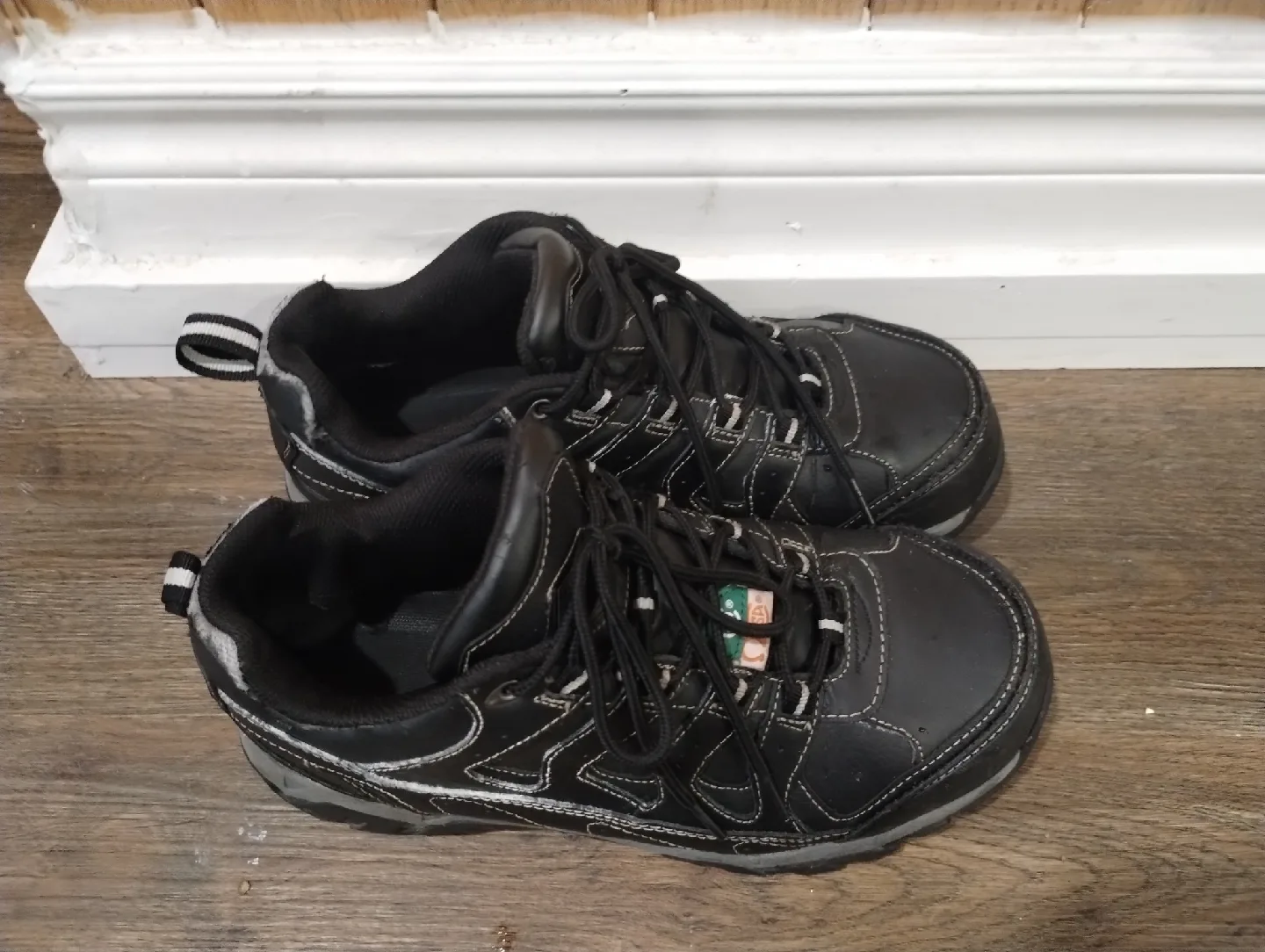 CSA approved Safety Shoes size 8 image indicator(2)