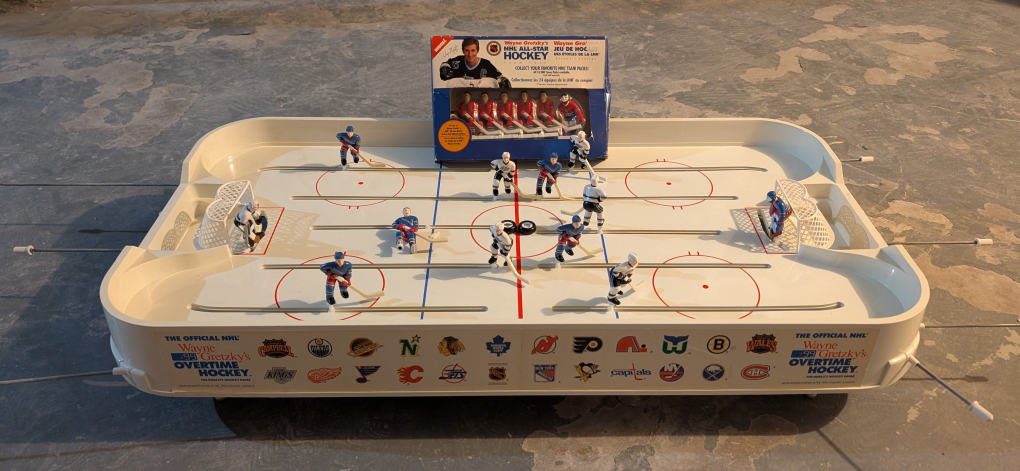 The Official NHL Wayne Gretzky's Overtime Hockey Game