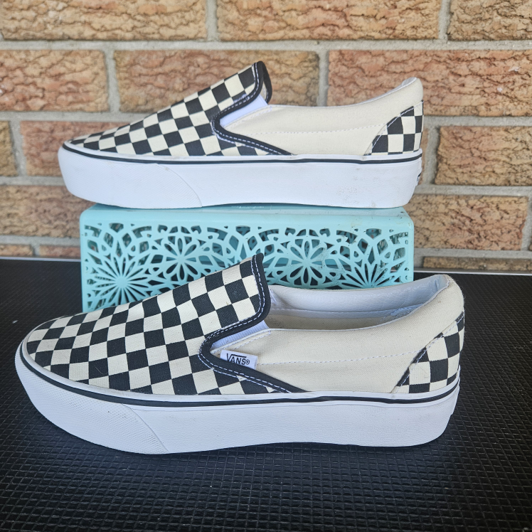 Vans Classic Checkerboard  Skate Sneakers unisex M 10.5  W 12