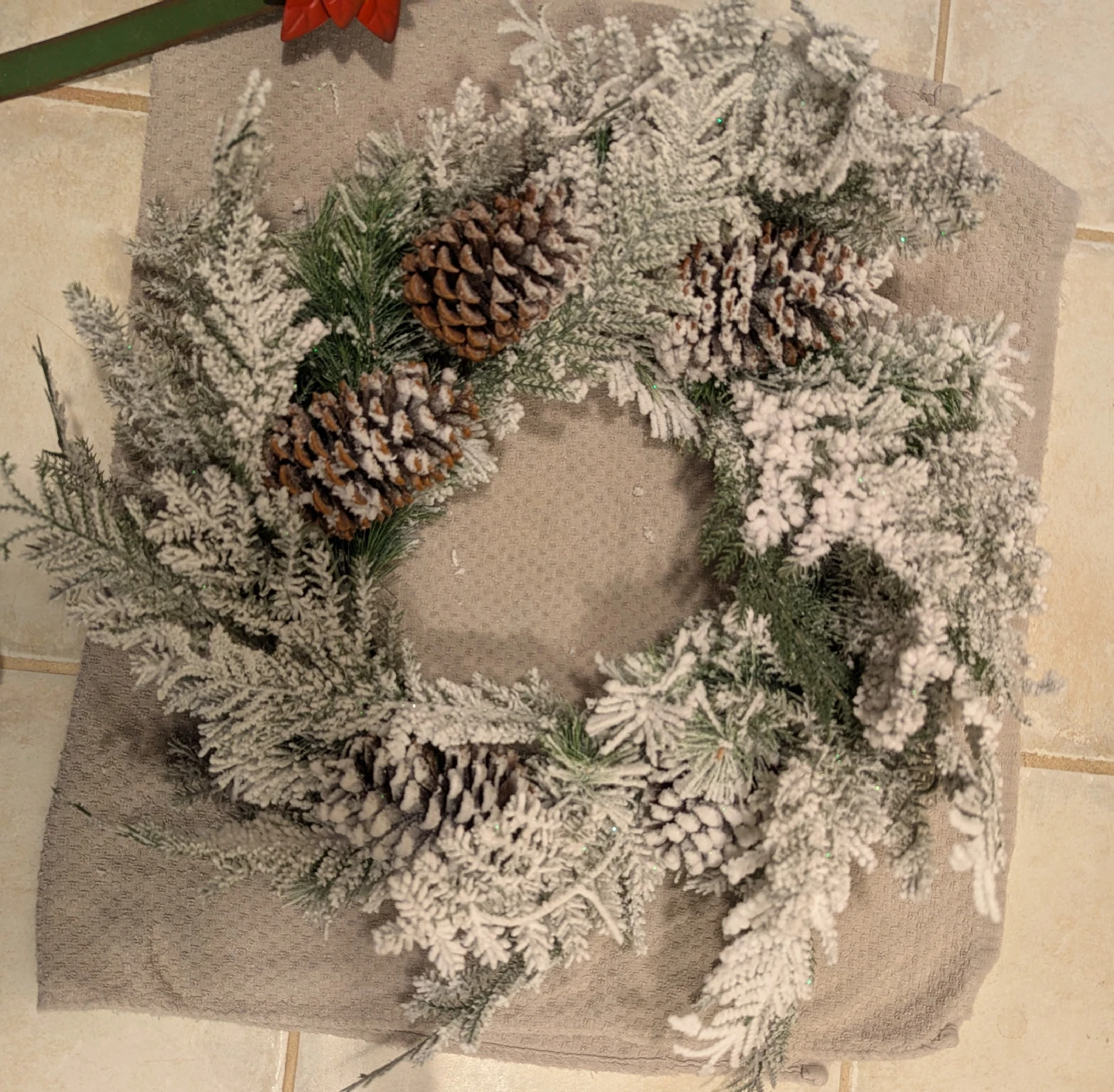 Holiday Wreath with Festive Over the Door Hook - photo 2