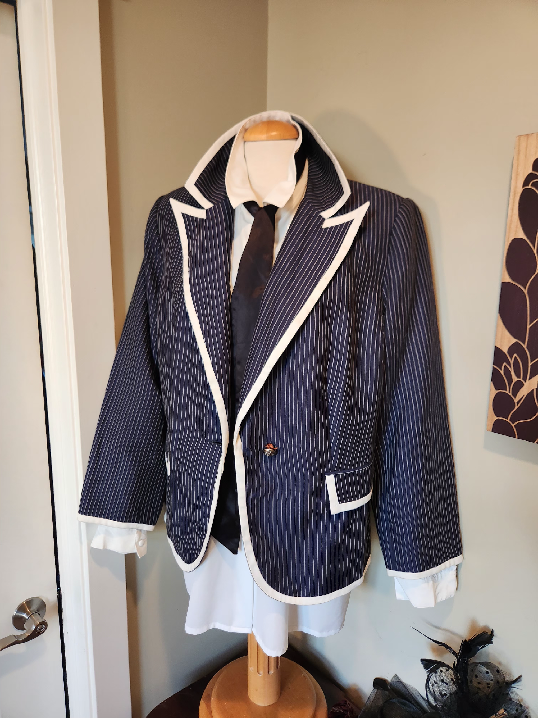 Super fun designer rowing  blazer-Navy and white linen fabric