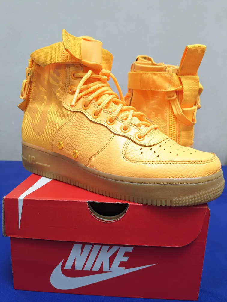 Nike Air Force 1 Mid " Yellow Taxi "  / MENS SIZE 7.5 thumbnail