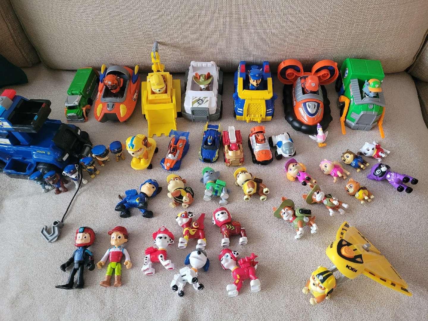 Paw Patrol toy collection, different prices thumbnail