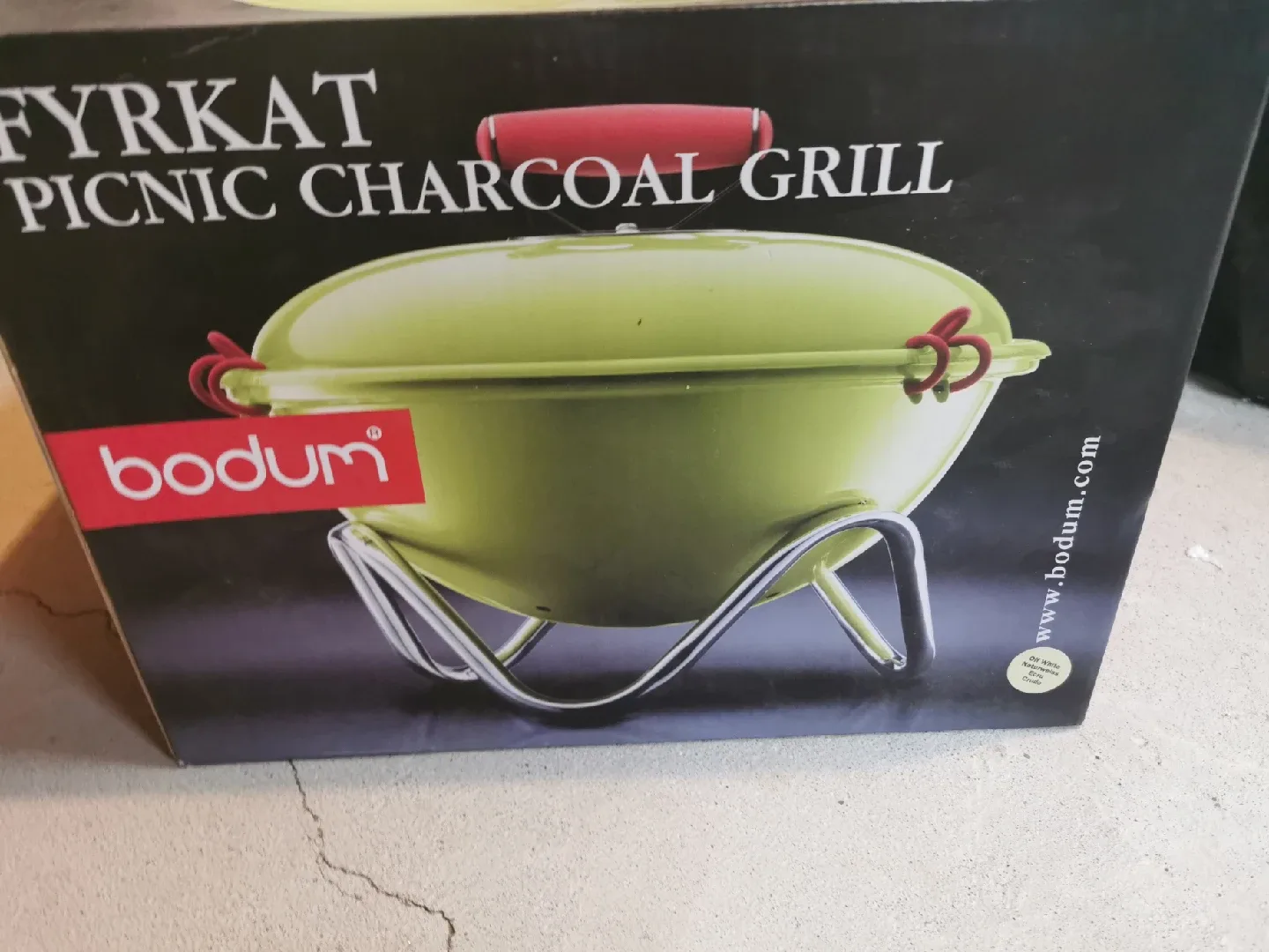 Bodum Fyrkat Picnic Charcoal Grill - Lime Green image indicator(2)