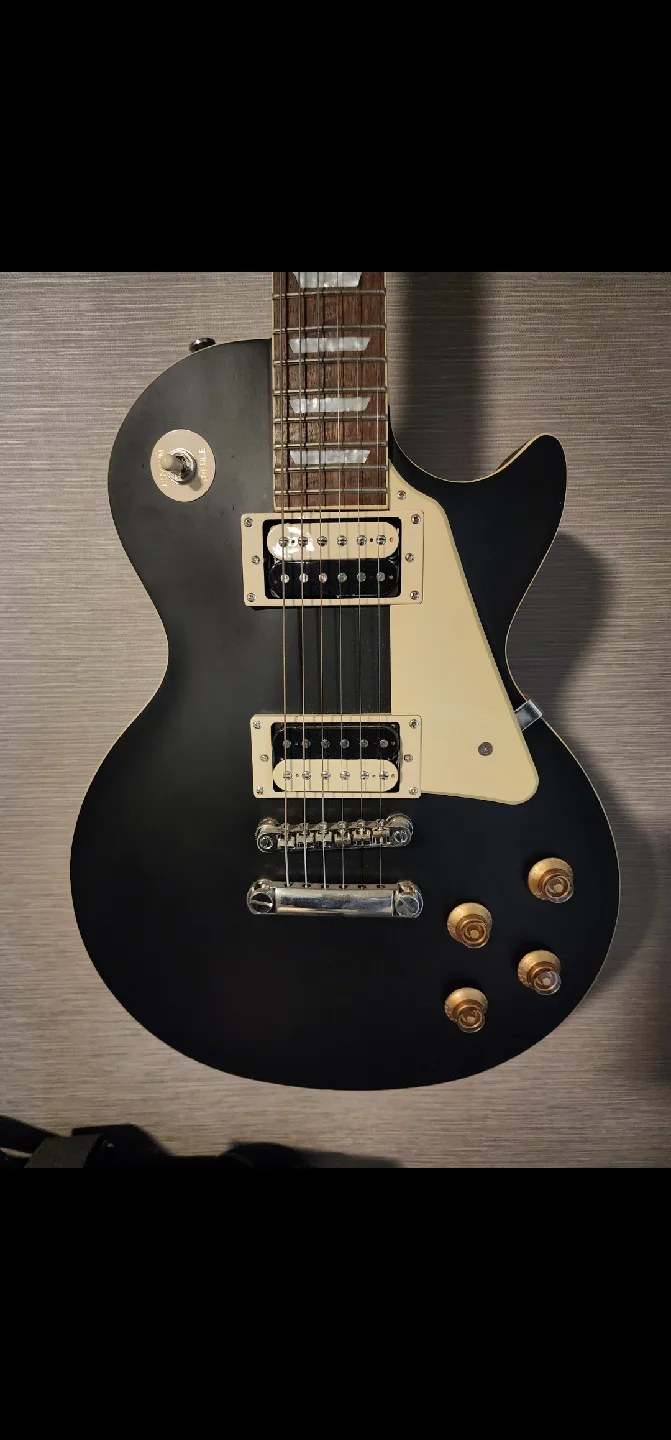 Epiphone Les Paul Classic Electric Guitar - Black image indicator(2)